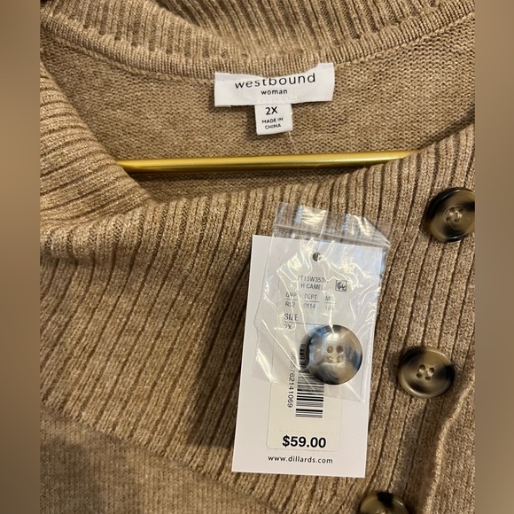 Westbound woman’s size 2X sweater with flap collar and buttons Camel color - Picture 3 of 6